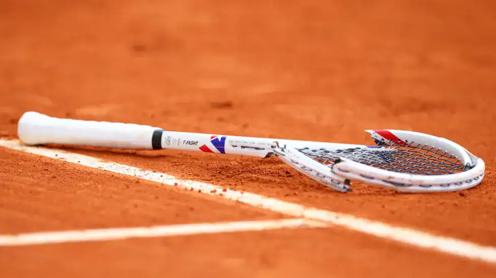 ميدفيديف ينهار في مونتي كارلو ويخسر بنتيجة قاسية 6-0 و6-0 5 ميدفيديف ينهار في مونتي كارلو ويخسر بنتيجة قاسية 6-0 و6-0