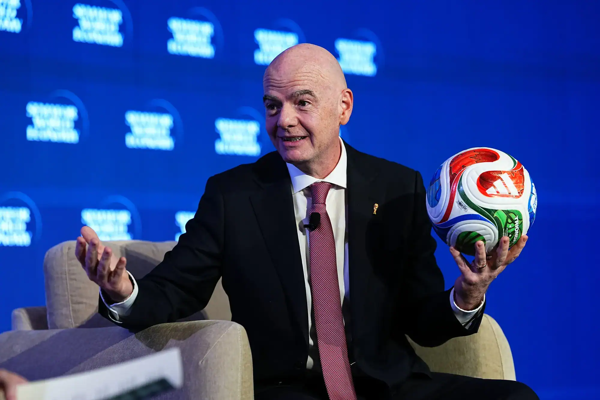 إنفانتينو يرد على منتقدي مونديال 2026