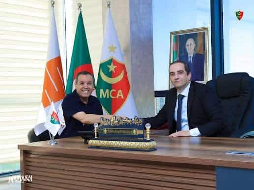 مولودية الجزائر تعلن التعاقد مع بوعلام شارف لقيادة المشروع الفني 46 مولودية الجزائر تعلن التعاقد مع بوعلام شارف لقيادة المشروع الفني