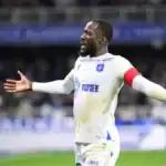 الهلال يسعى لفسخ عقد بنزيما