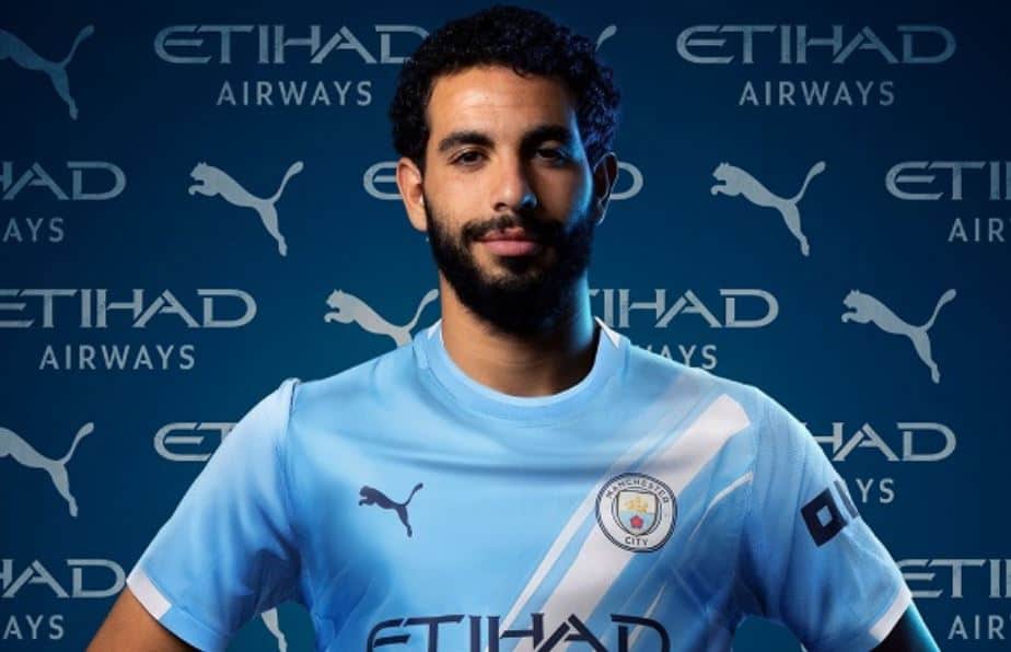 أيت نوري يبدأ الموسم على دكة البدلاء مع مانشستر سيتي