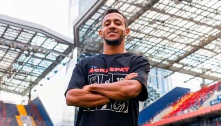 Un défenseur international algérien rejoint l'un des clubs russes les plus prestigieux 42 مدافع دولي جزائري ينتقل إلى أحد أعرق الأندية الروسية