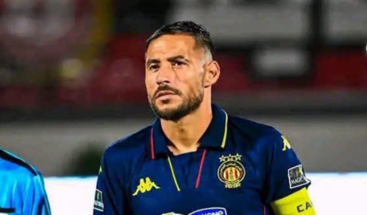 Belaïli est expulsé à la fin du match opposant le Taraji au Suihli 6 Belaïli est expulsé à la fin du match opposant le Taraji au Suihli 5