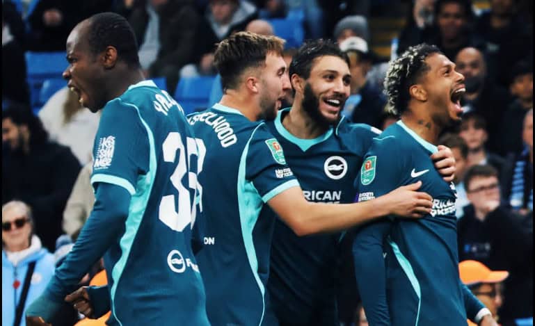 جوان حجام نجم برايتون خلال مواجهة مانشستر سيتي في كأس رابطة المحترفين الإنجليزية
