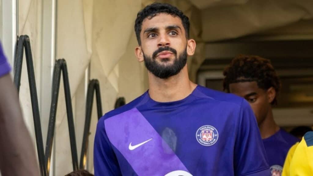 خروج مسالي مصابا يقلق تولوز والمنتخب الجزائري 47 رفيق مسالي ظهير تولوز الأيمن والمنتخب الجزائري أثناء المباراة