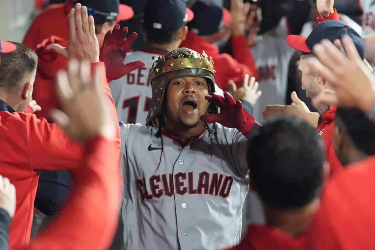 Les Guardians imposent un cinquième match aux White Sox en s'imposant 9-4 6 Les Guardians imposent un cinquième match aux White Sox en s'imposant 9-4 5