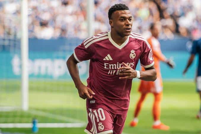 Real Madrid : Mbappé poursuit sa rééducation individuelle avant le match contre Villarreal 15