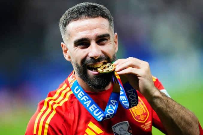 Dani Carvajal signe avec Getafe jusqu'en 2027 6 Dani Carvajal signe avec Getafe jusqu'en 2027 5