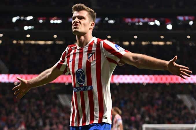 أتلتيكو مدريد يبحث عن تأكيد صحوته أمام شتوتغارت في دوري الأبطال 58 لاعبو أتلتيكو مدريد يحتفلون بهدف خلال مباراة في دوري أبطال أوروبا