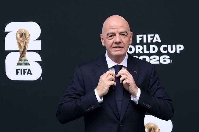 جياني إنفانتينو رئيس الاتحاد الدولي لكرة القدم في مؤتمر صحفي