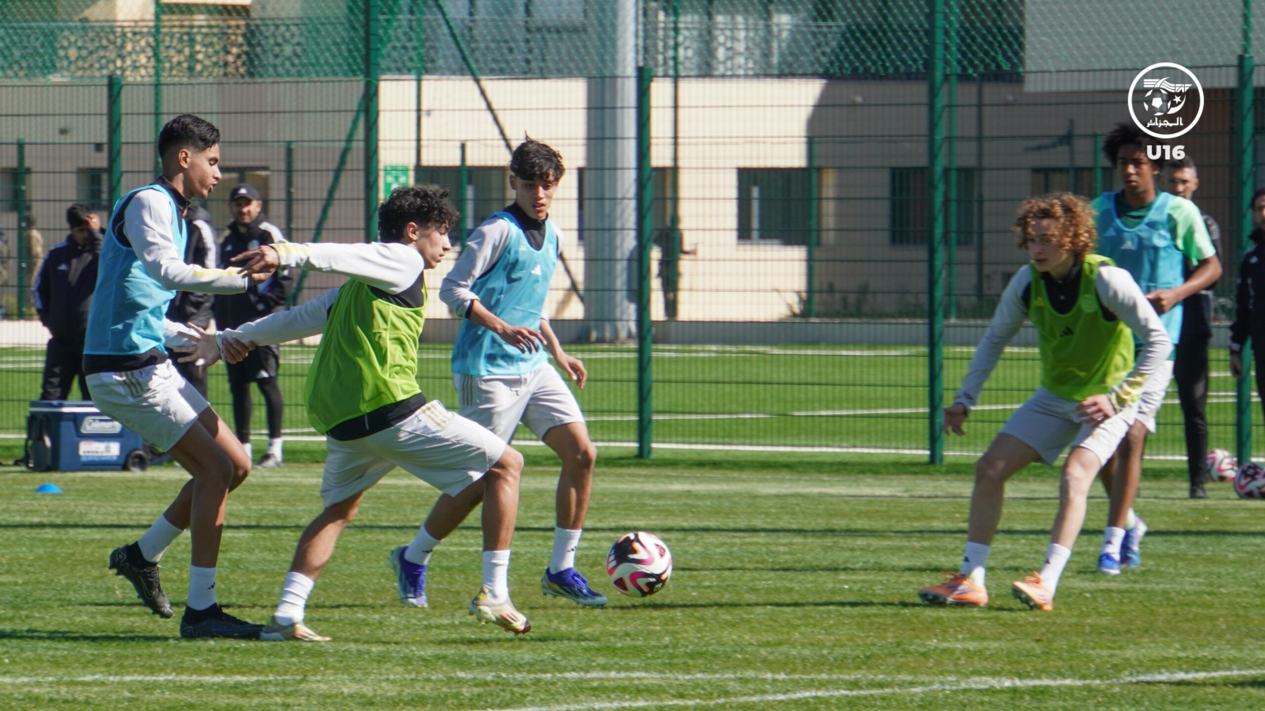 منتخب أقل من 16 سنة يباشر تربصه التحضيري بالمركز التقني بتلمسان